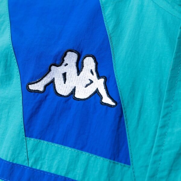 Manchester United Retro Windbreaker Jacket – Classic Vintage Edition