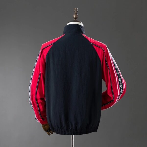 Manchester United Retro Windbreaker Jacket – Classic Vintage Edition