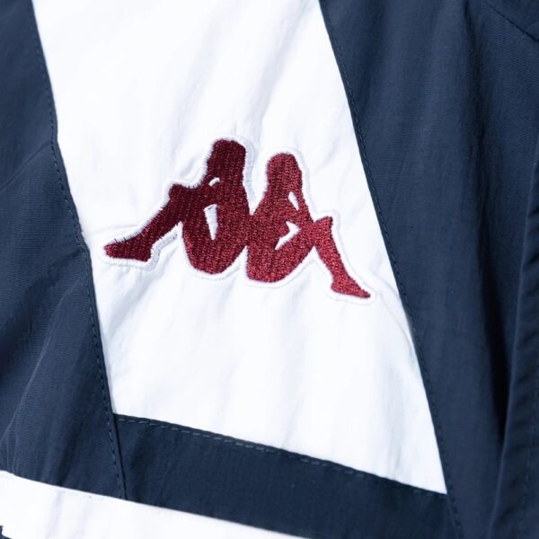 Manchester United Retro Windbreaker Jacket – Classic Vintage Edition