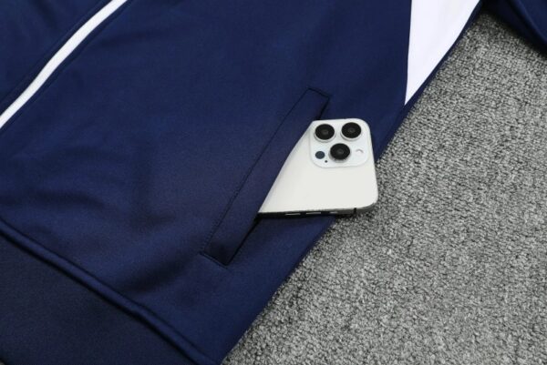 Manchester United 2025/26 Dark Blue Adult Long Sleeve Tracksuit – Elite Training Edition