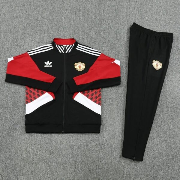 Manchester United 2025/26 Red & Black Long Sleeve Tracksuit – Full Zip Training Set