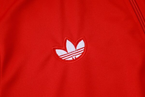 Manchester United 2025/26 Training Tracksuit – Adult & Kids Set