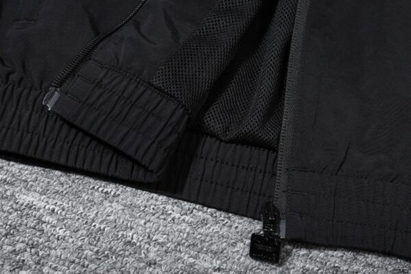 Manchester United 2025/26 Adult All-Weather Training Tracksuit – Performance Edition