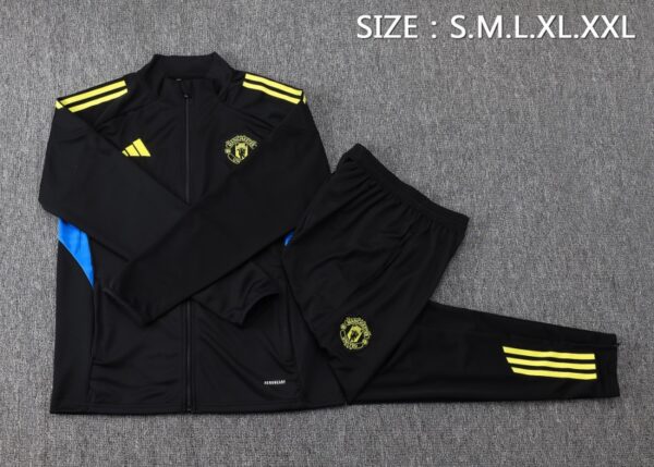 Manchester United 2025/26 Training Tracksuit – Adult & Kids Set