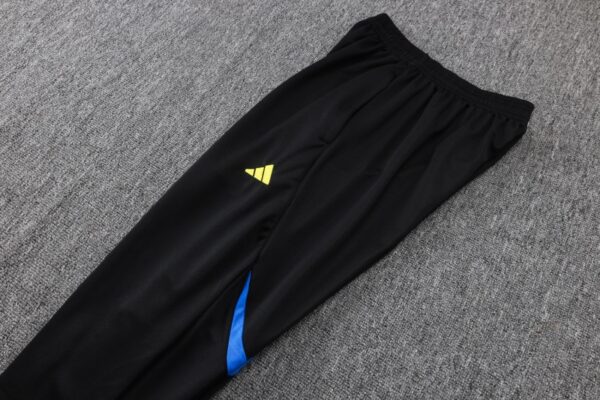 Manchester United 2025/26 Training Tracksuit – Adult & Kids Set