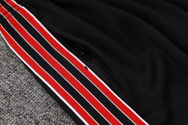 Manchester United 2025/26 Training Tracksuit – Adult & Kids Set