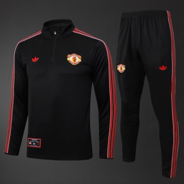 Manchester United 2025/26 Training Tracksuit Black & Red 1/4 Zip– Adult & Kids Set
