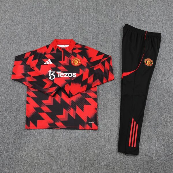 Manchester United 2025/26 Training Tracksuit – Adult & Kids Set