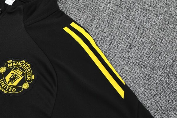 Manchester United 2025/26 Training Tracksuit Black & Yellow 1/4 Zip– Adult & Kids Set