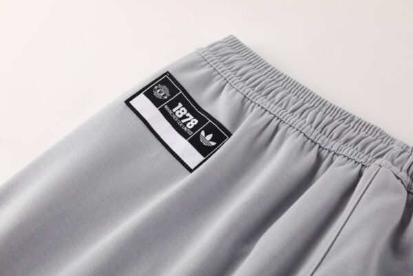 Manchester United 2025/26 Adult Hooded Training Tracksuit – Elite Performance Edition