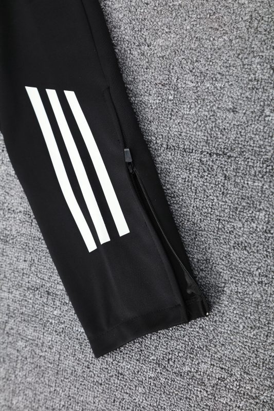 Manchester United 2025/26 Hooded Training Tracksuit – Elite Performance Edition