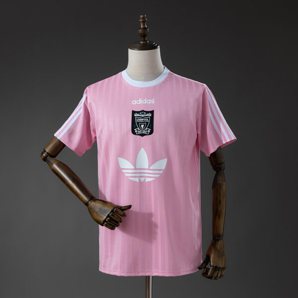 24343982 Liverpool FC 1995 Pink Polyester T-Shirt – Retro Classic Edition