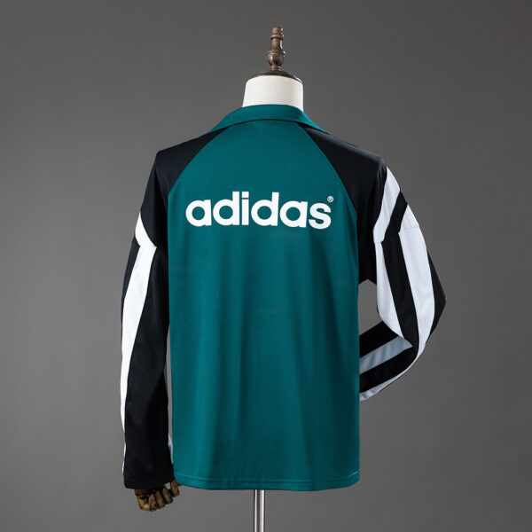 Liverpool FC Drill Sweat Top – Retro Classic Edition