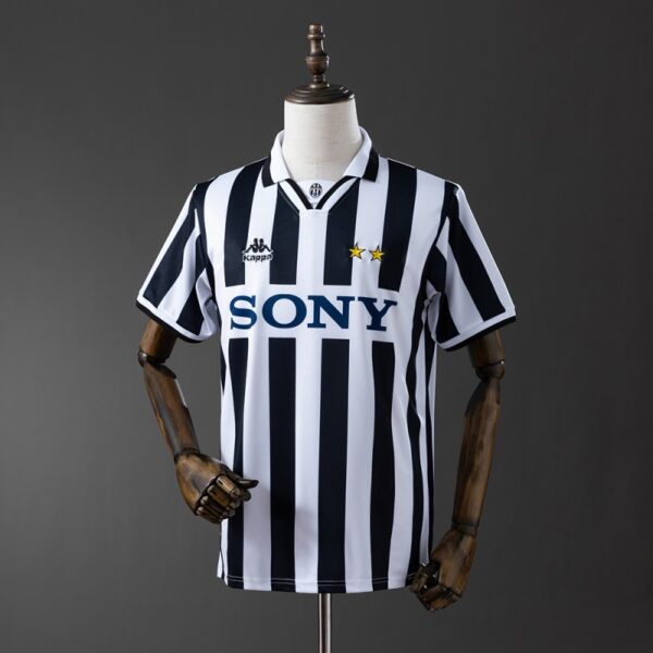 Juventus 1995/97 Home Retro Jersey – Classic Edition