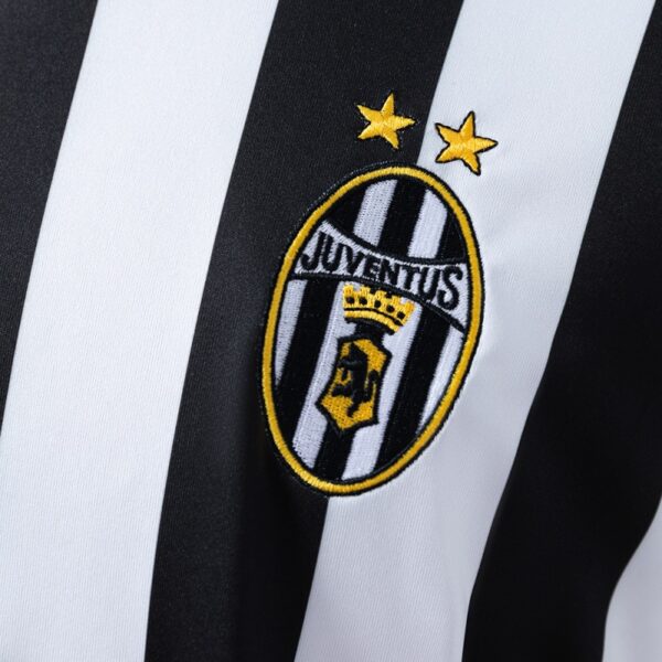 Juventus 2001/02 Home Retro Jersey – Classic Edition