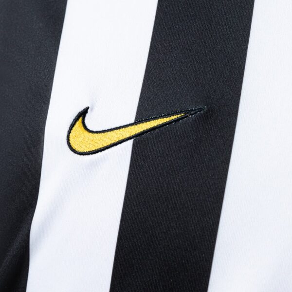 Juventus 2001/02 Home Retro Jersey – Classic Edition