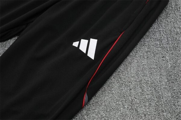 img_6473-2 Ajax 2025/26 Adults & Kids 1/4 Zip Training Kit – Official Style Set
