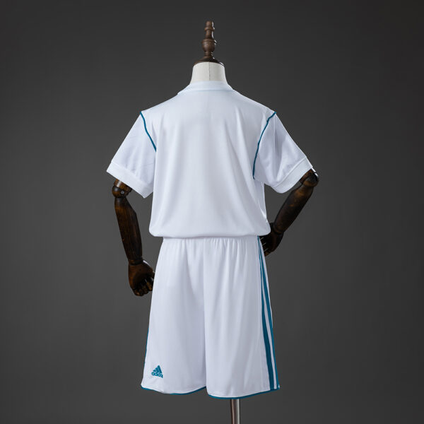 Real Madrid 2006/07 Home Football Kids Kit – Retro Classic Edition