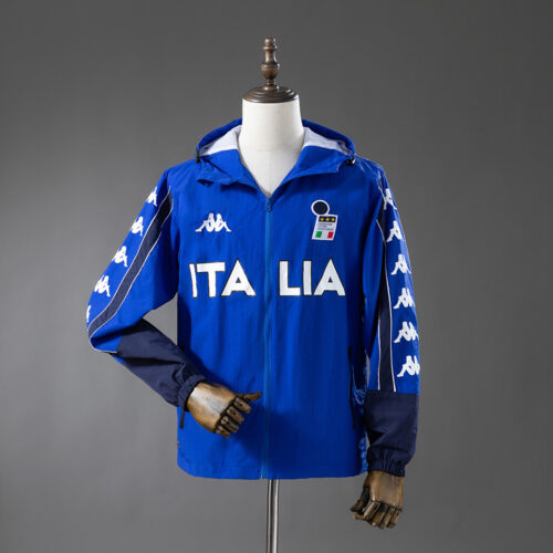 56eb02de Italy Retro Windbreaker – Classic Football Edition