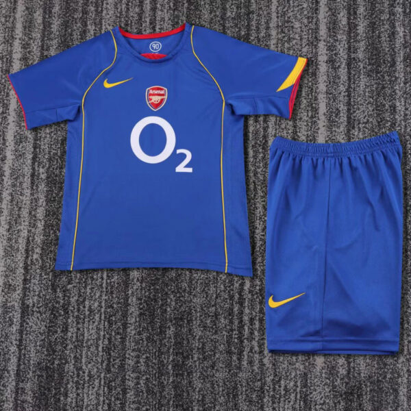 Arsenal 2004/05 Away Kids Retro Kit – Classic Edition