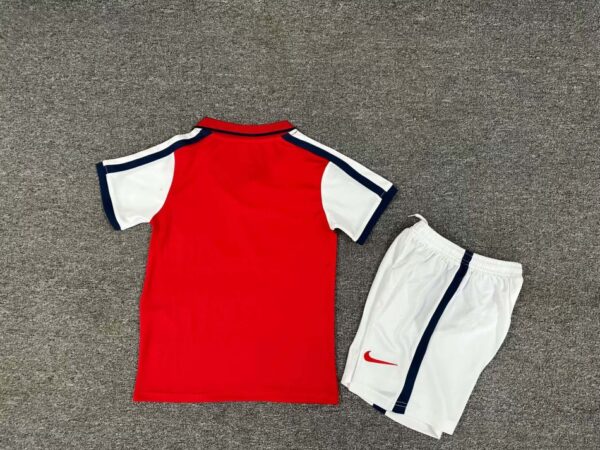 Arsenal 2000/02 Home Kids Retro Kit – Classic Edition