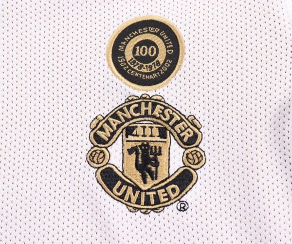 8F20C4EB-7512-03B4-97B9-FCE35B222F99 Manchester United 2001/2002 Kids Kit – Retro Commemorative