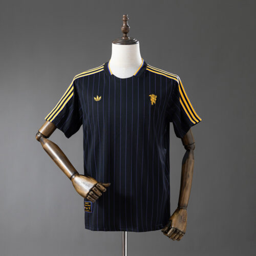 Manchester United adidas Classic Cultural Terrace Shirt – Retro Style Edition