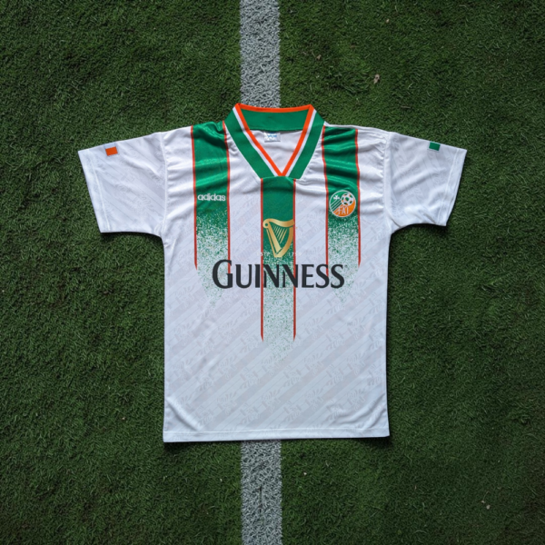 b37a37c4a58cb63199ec801a18aca64633346678a6d07a51a882ed1eb7fc93c7 Ireland 1994 Away Retro X Guinness Jersey