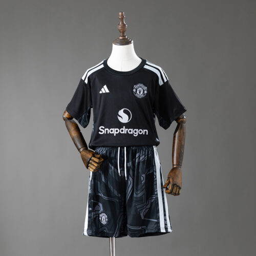 7938ab39 Manchester United 26/27 GoalKeeper Jersey - Full Kids Kit